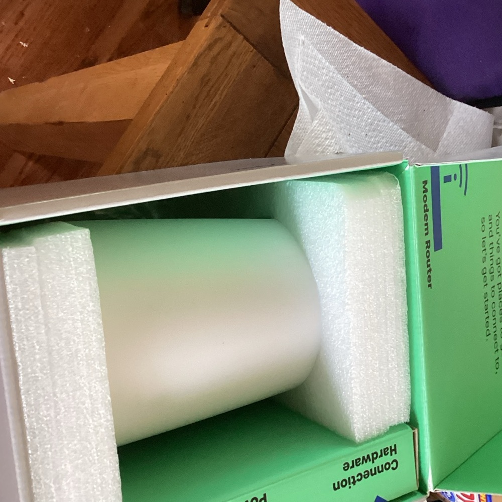 C-4000BG Router — Light Gray - Picture 3 of 4